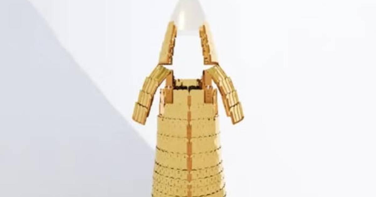 Restored (simulated) Tang Dynasty gilded bronze armor. 