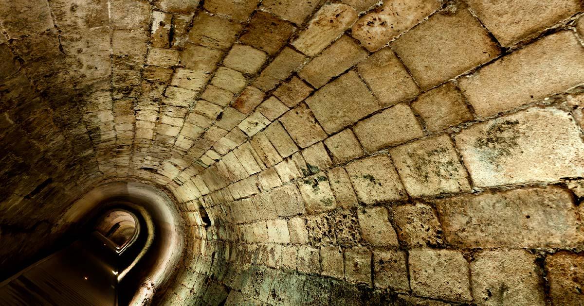 Templar tunnel in Acre, Israel. Source: eldadcarin / Adobe Stock.