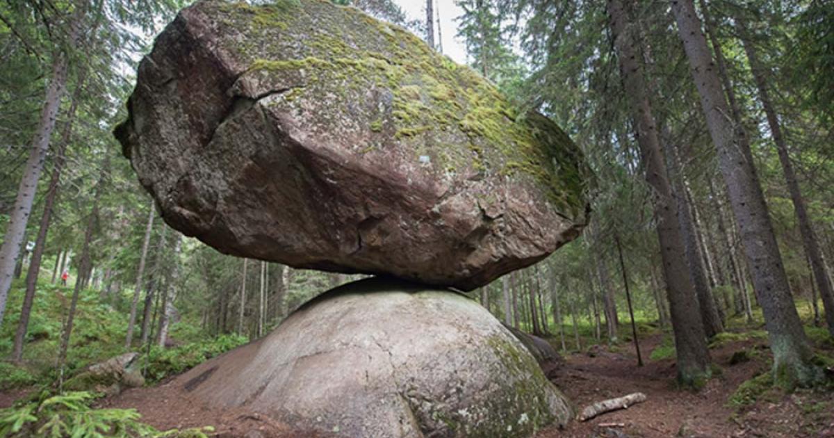 A photo of the Kummakivi Balancing Rock.
