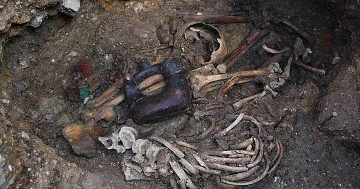 The double burial of the Serpent-Jaguar Priests, Pacopampa, Peru.