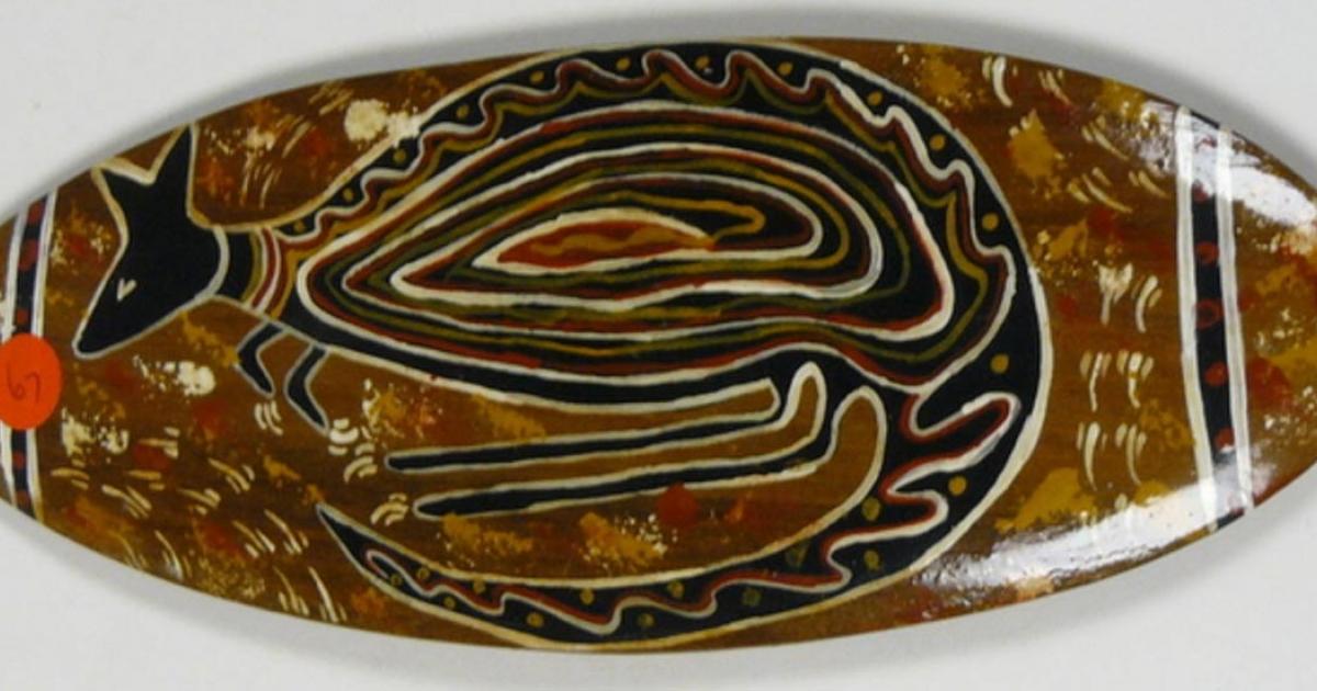 “Tourist art” bullroarer decorated with a kangaroo design.
