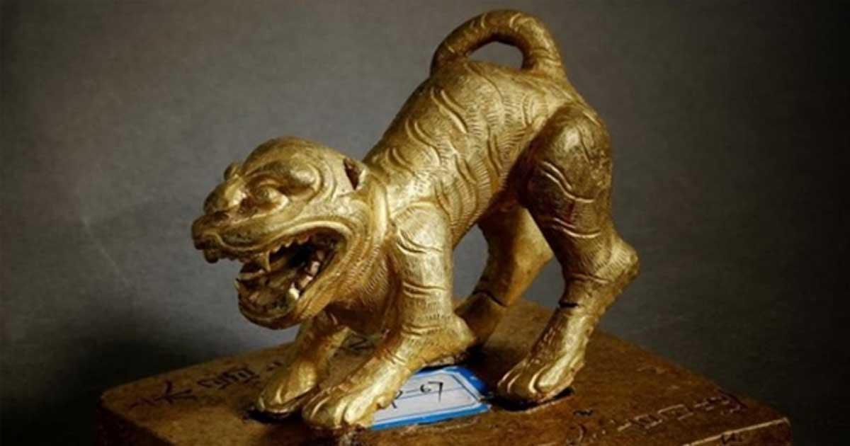A gold seal was one of the many treasures recovered from the Minjiang River in Sichuan, China. 