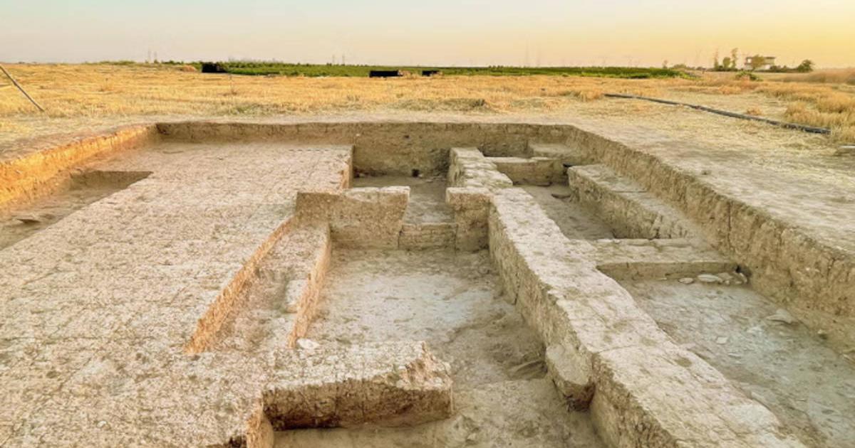 Standing mudbrick architecture from a 10 meter by 10 meter excavation in the Kurd Qaburstan lower-town palace, view to north. 