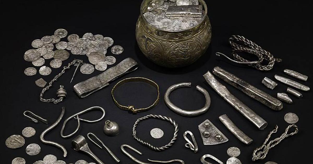 The mostly silver Vale of York Hoard found in 2007 by two (father and son) metal detectorists. Photo source: Wikimedia.