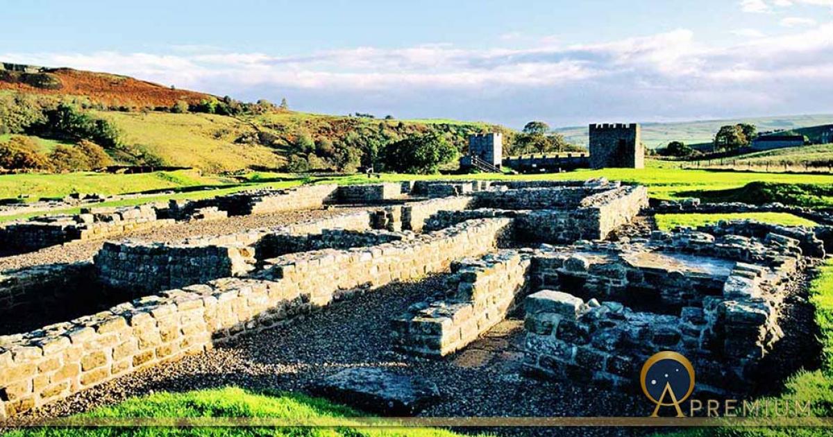 Vindolanda Roman fort on Hadrians Wall, Northumberland, England. Walls of the commanders residence (David Matthew Lyons / Adobe Stock)