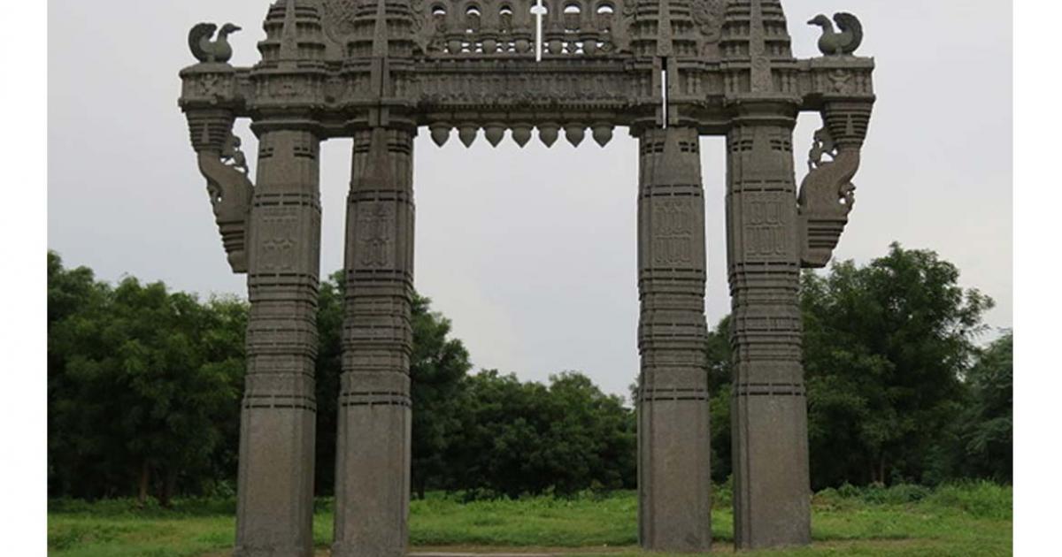A photo of the Warangal Fort’s Kakatiya Kala Thoranam.