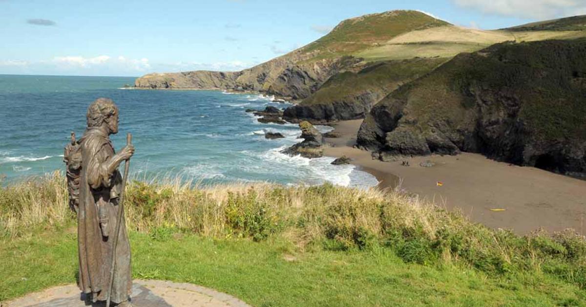 Statue overlooking Cardigan Bay, where the lost Welsh Atlantis may lay beneath the waves of today. Source: davidyoung11111 / Adobe Stock