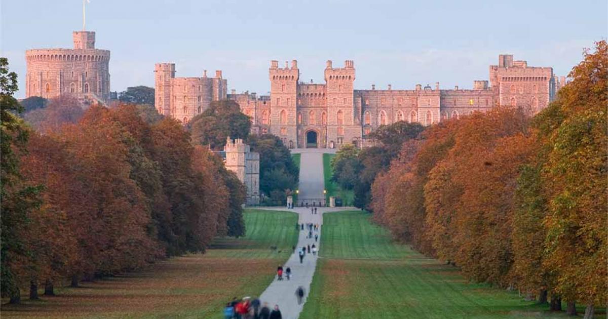 Windsor Castle from the Long Walk at sunset.  Source: Diliff / CC BY SA 3.0