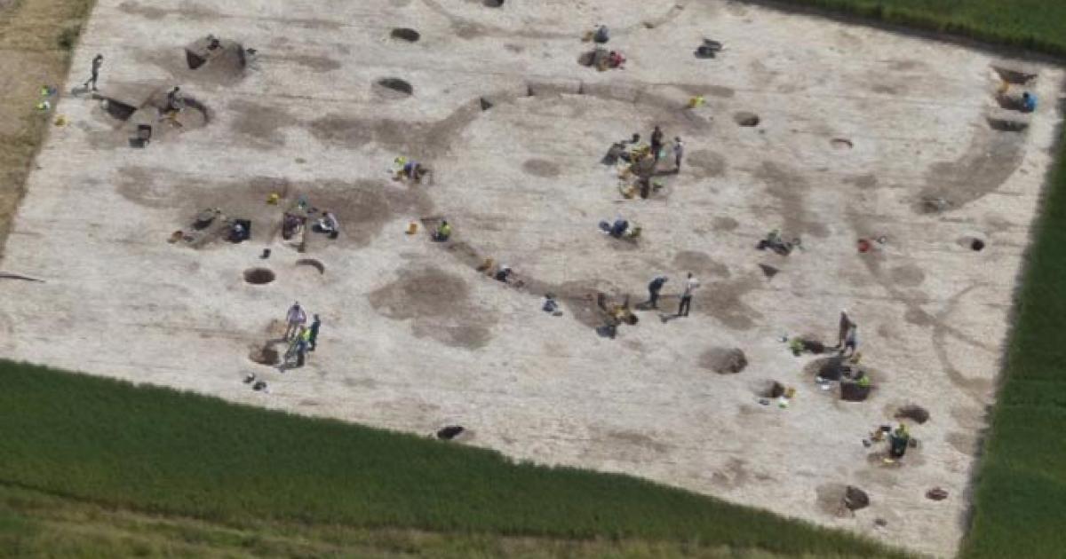 Archaeological dig site near Winterborne Kingston in Dorset. Credit: Bournemouth University.