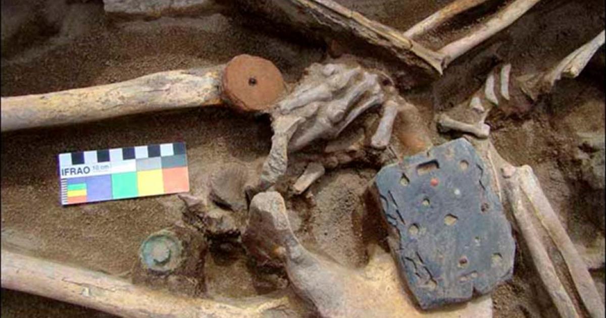 Skeleton of Xiongnu female with coal buckle. Image: Marina Kilunovskaya