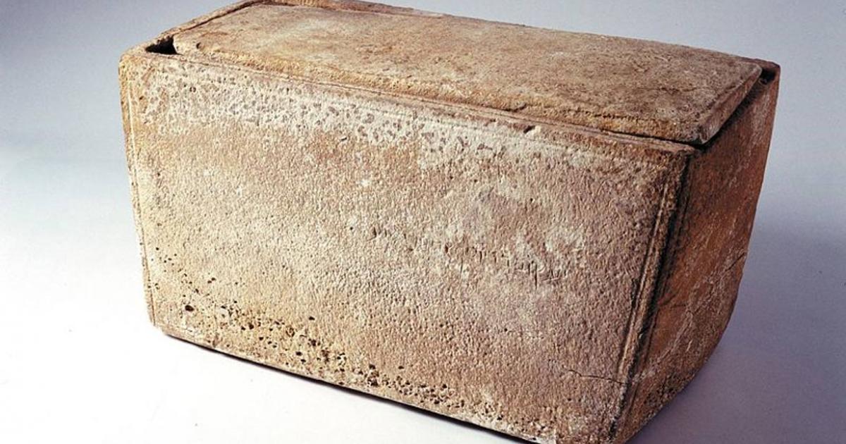 The James Ossuary, a first-century limestone box used for containing the bones of the dead is now reportedly connected to the “family tomb of Jesus” in Jerusalem. 