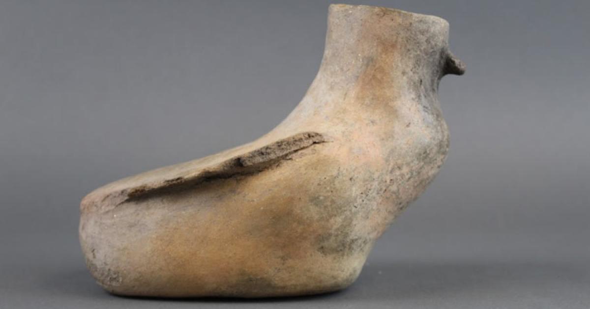 A duck effigy vessel made by mobile farmers during the period just prior to the climate catastrophe anomaly of 536 AD. Water birds hold great significance for modern Pueblo peoples, who were the descendants of ancient innovators that survived serious climate change.		Source: R. J. Sinensky / Antiquity Publications Ltd