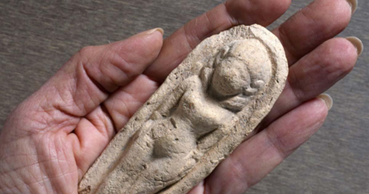 This naked lady statuette was found by a 7 year old boy at Tel Rehov in 2015. Source: © Clara Amit, courtesy of the Israel Antiquities Authority.