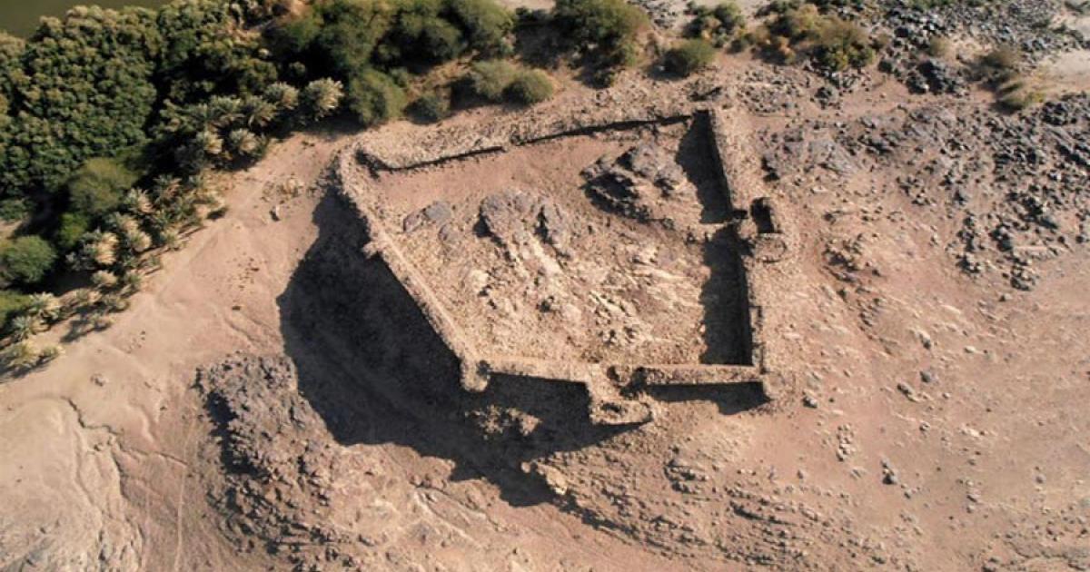 A defensive monument along the Middle Nile.