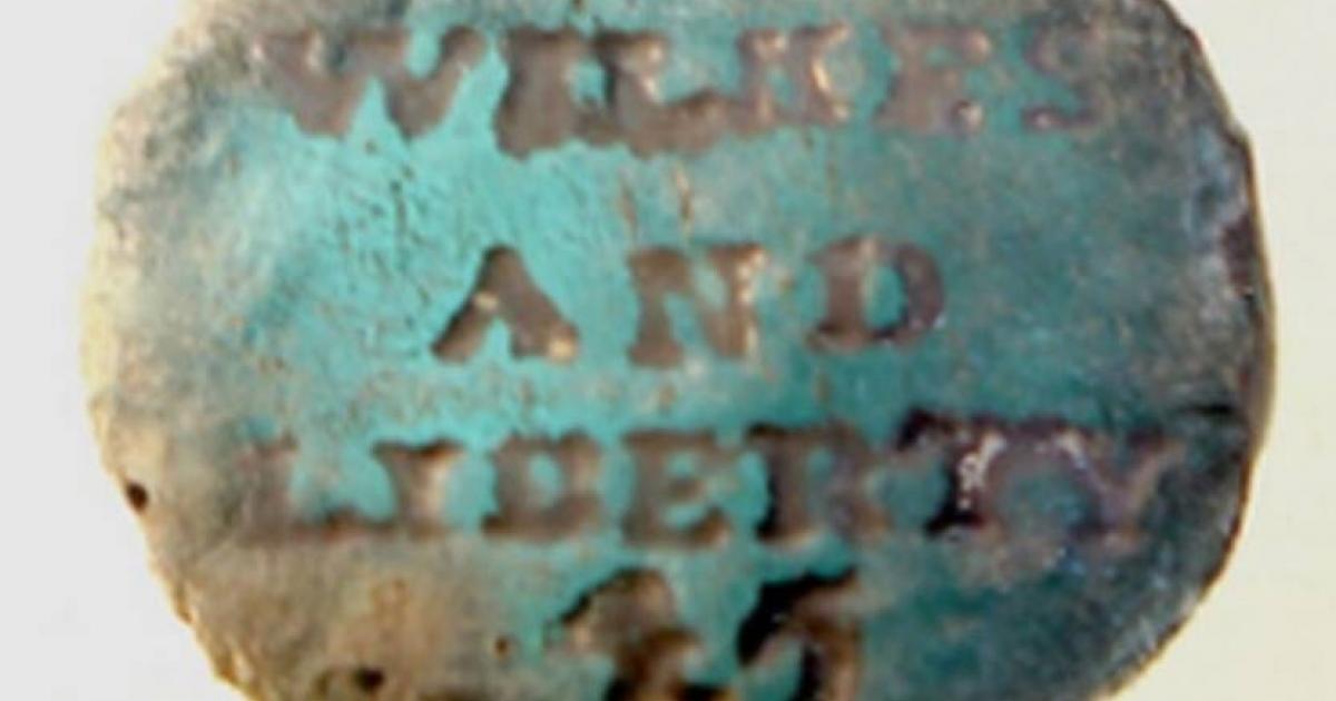 The glass jewel with the encoded message