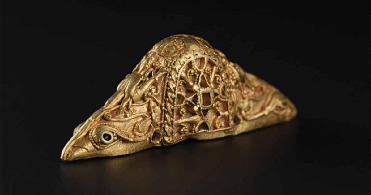 1,300-Year-Old Solid Gold Pommel Is Like No Other