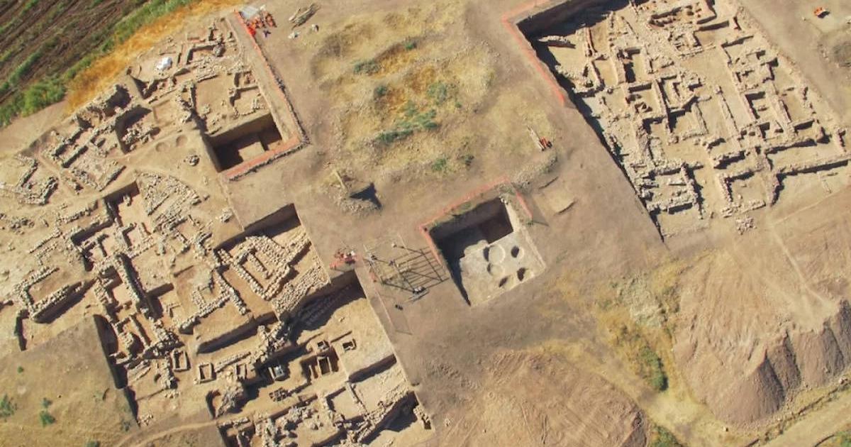 Aerial view of the Bronze Age site of Basur Höyük. 