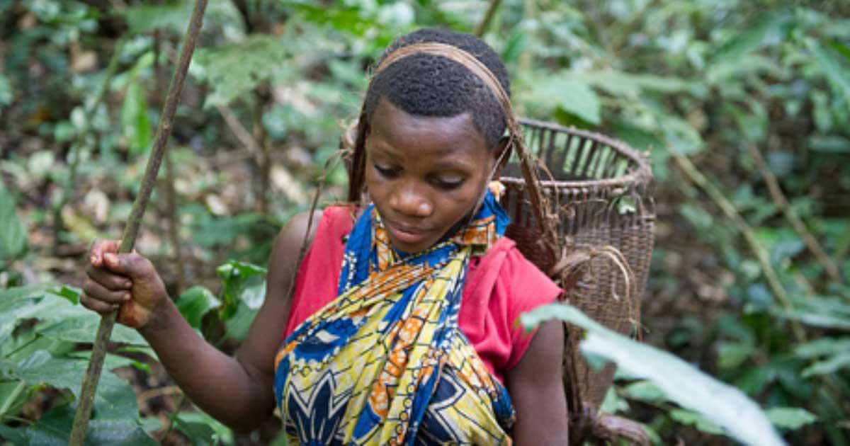 Example of a Bayaka woman hunting in southern Central African Republic in 2014. Source: Max Chiswick/CC BY SA 4.0