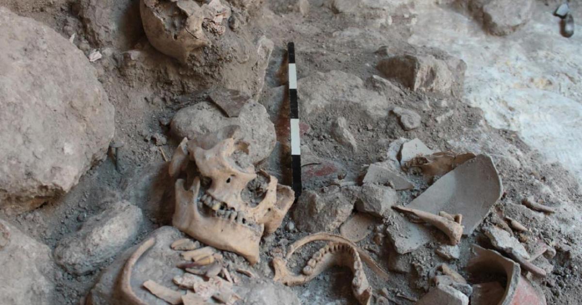 After the bodies had been dismembered, the body parts were placed at the bottom of an artificial water reservoir and covered with large stone blocks. Source: © Nicolaus Seefeld.