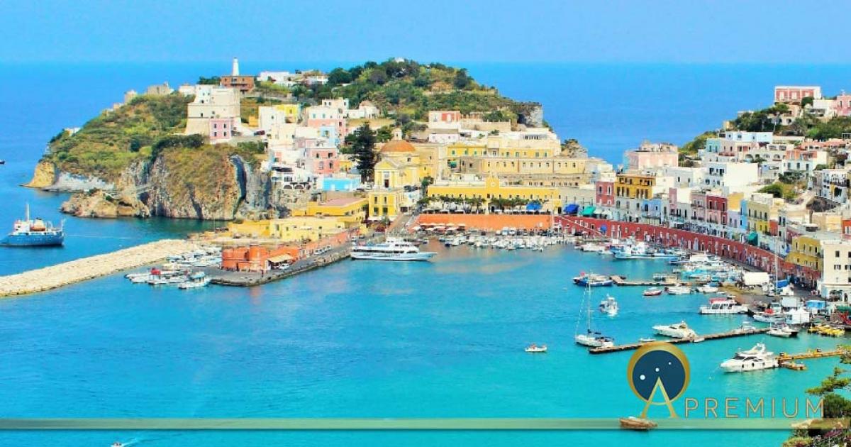 Harbor view of the island of Ponza (Marja /Adobe Stock)
