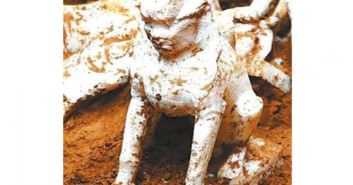 The marble sphinx was found in a Chinese grave dating back more than 1,000 years.