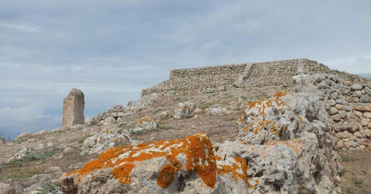 The Monte D'Accoddi ziggurat on Sardinia. Source: Pierluigi Tombetti