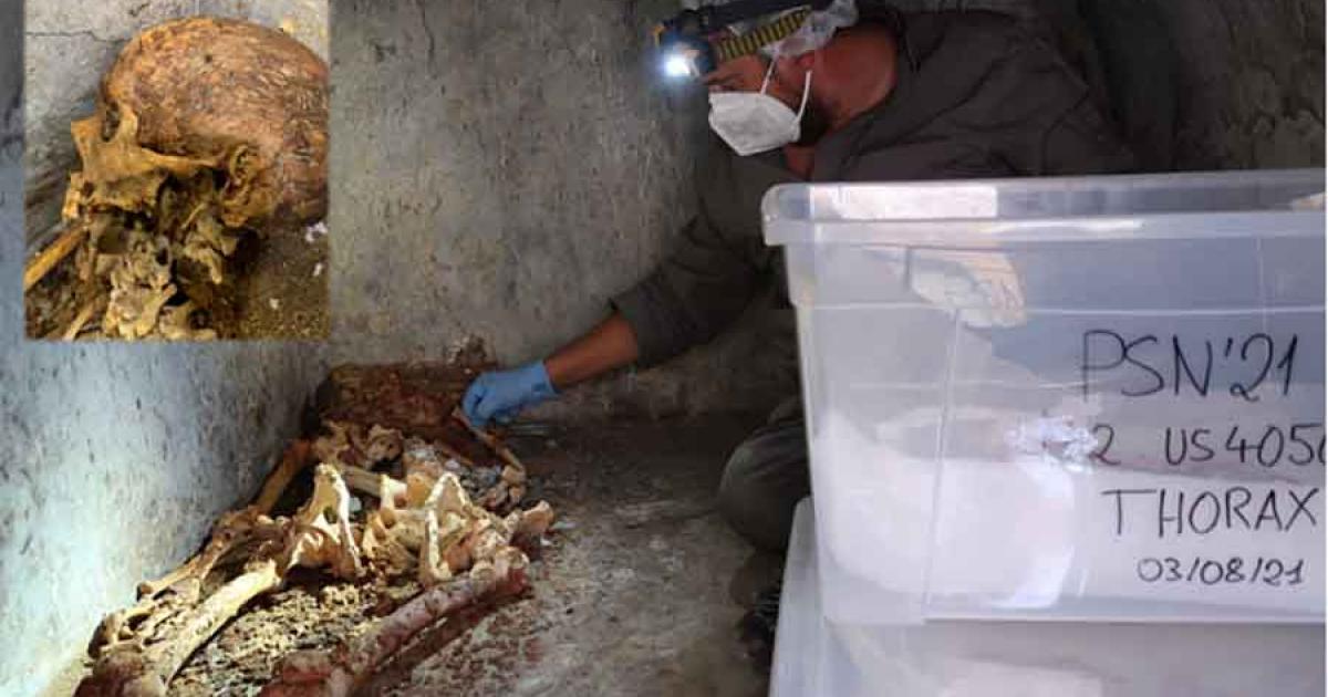 The partially mummified remains found in the tomb at the Porta Sarno necropolis, Pompeii.  Source:Pompeii Sites