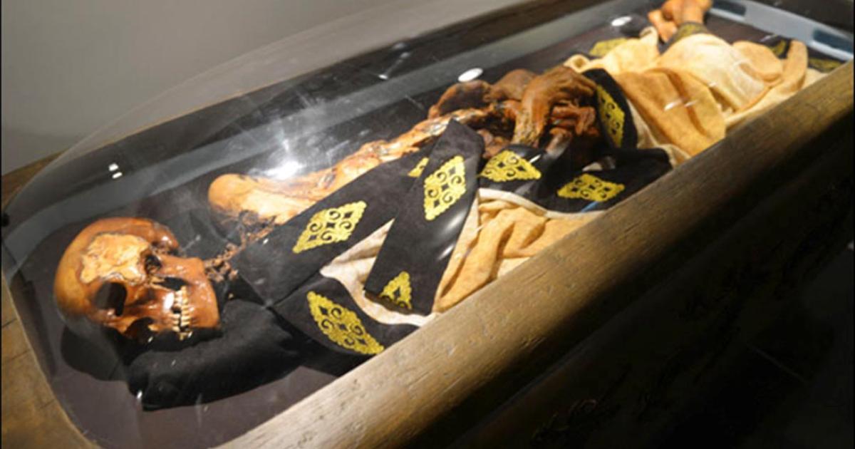 2,500-Year-Old Tattooed Ice Princess Wears Fur to Go on Public Display at Next New Moon
