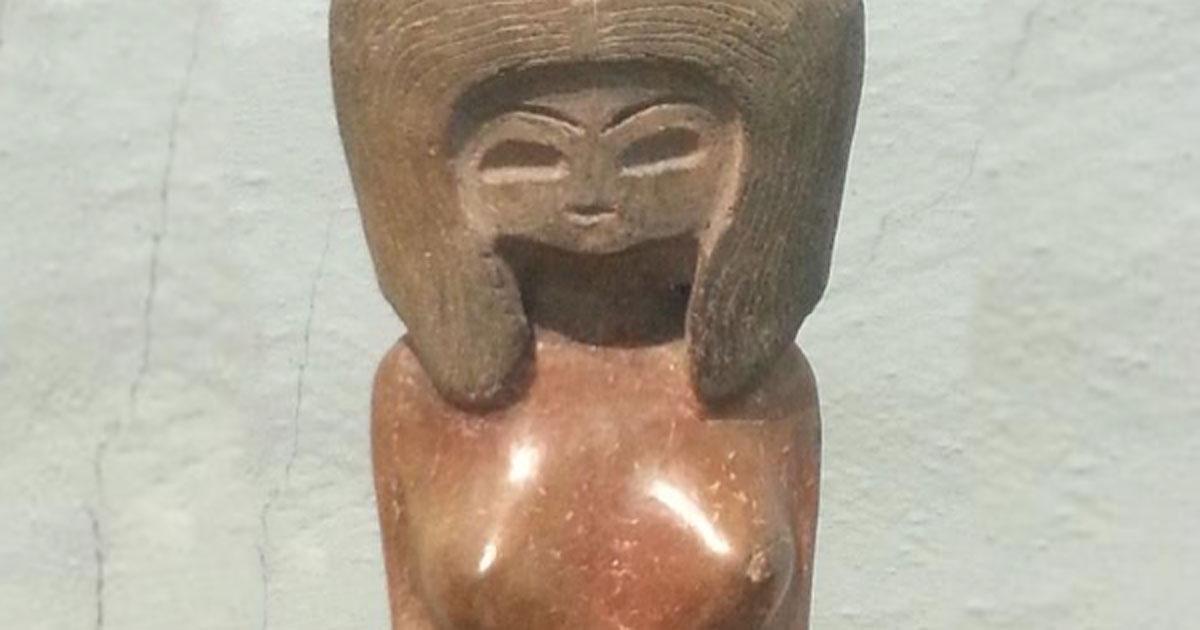 Example of a typical Valdivia ceramic figurine. (Alicia McDermott)