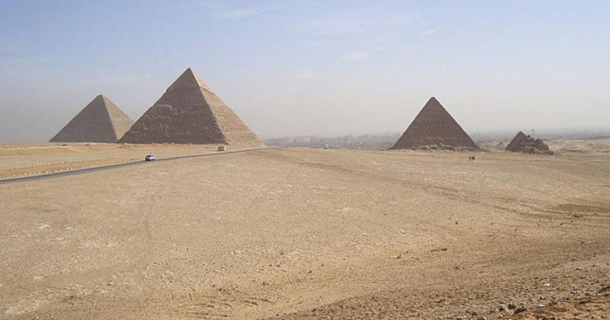 The three pyramids of Giza from left to right: Khufu, Khafre, Menkaure.