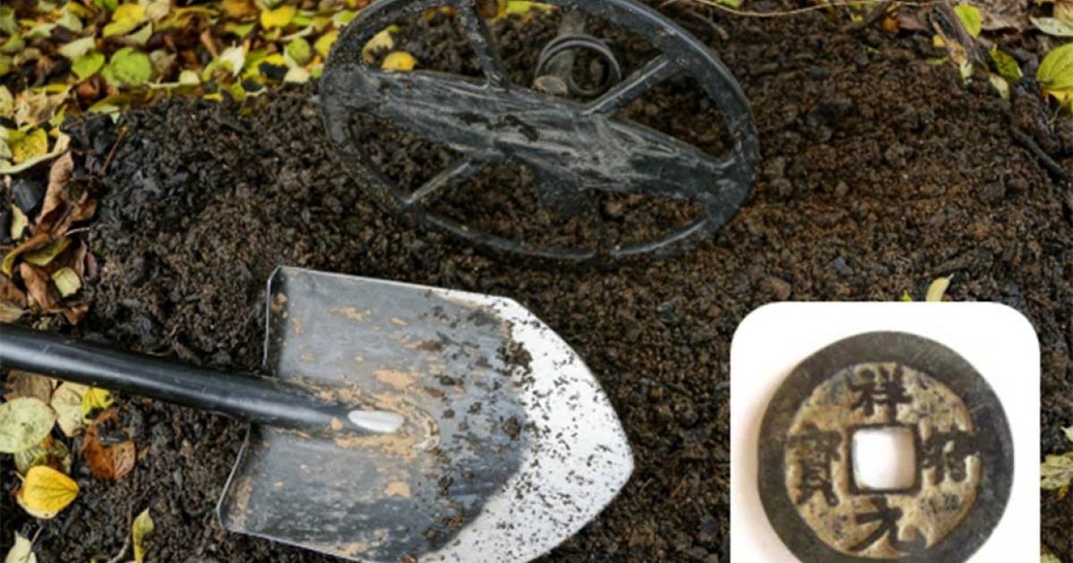 Metal Detectorist Discovers Ultra-Rare Chinese Coin in England