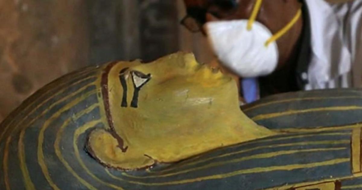 Sarcophagus of Egyptian woman opened at press conference.