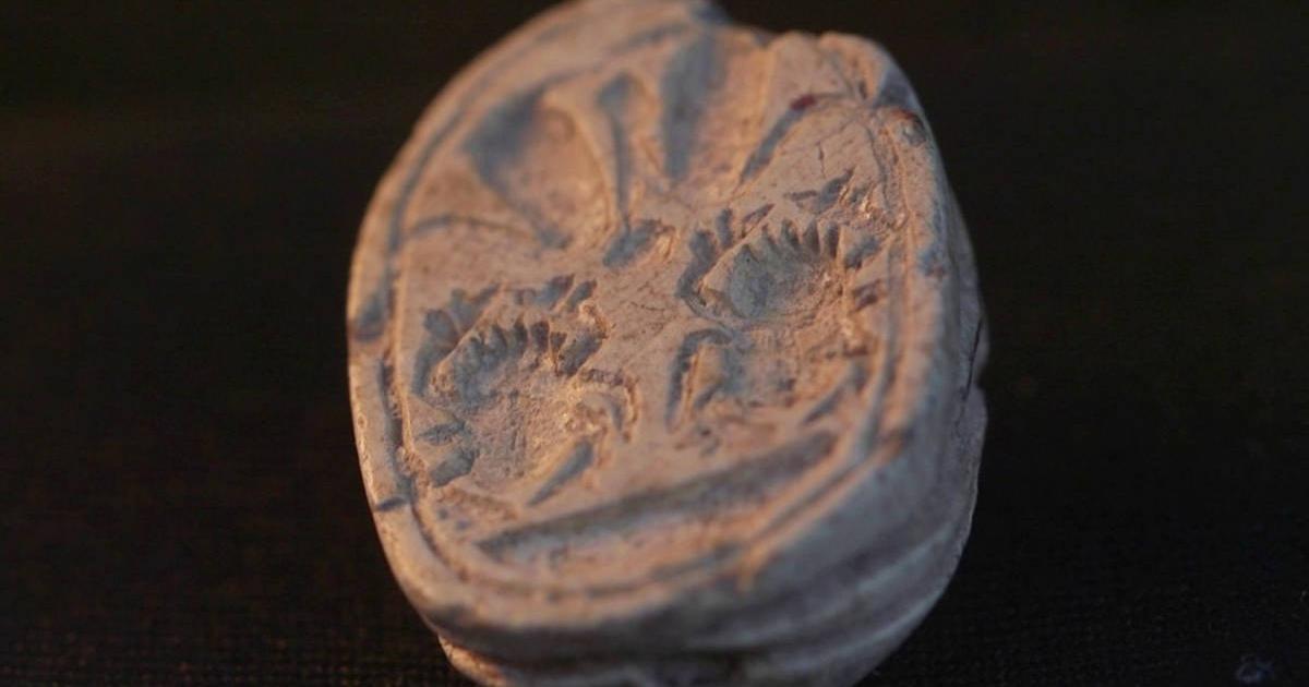 The scarab amulet with seal found by Ziv Nitzan at Tel Azeka, Israel.
