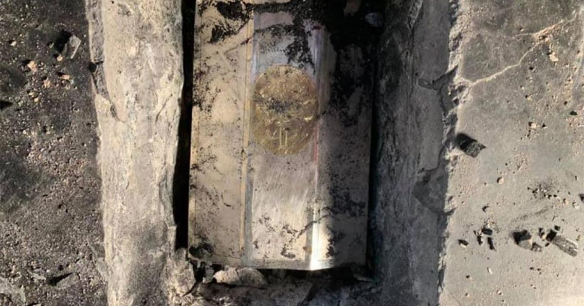 Conservators discovered a silver casket, in which the relics of St. Jadwiga of Silesia were placed 250 years ago.            Source: trzebnica.pl