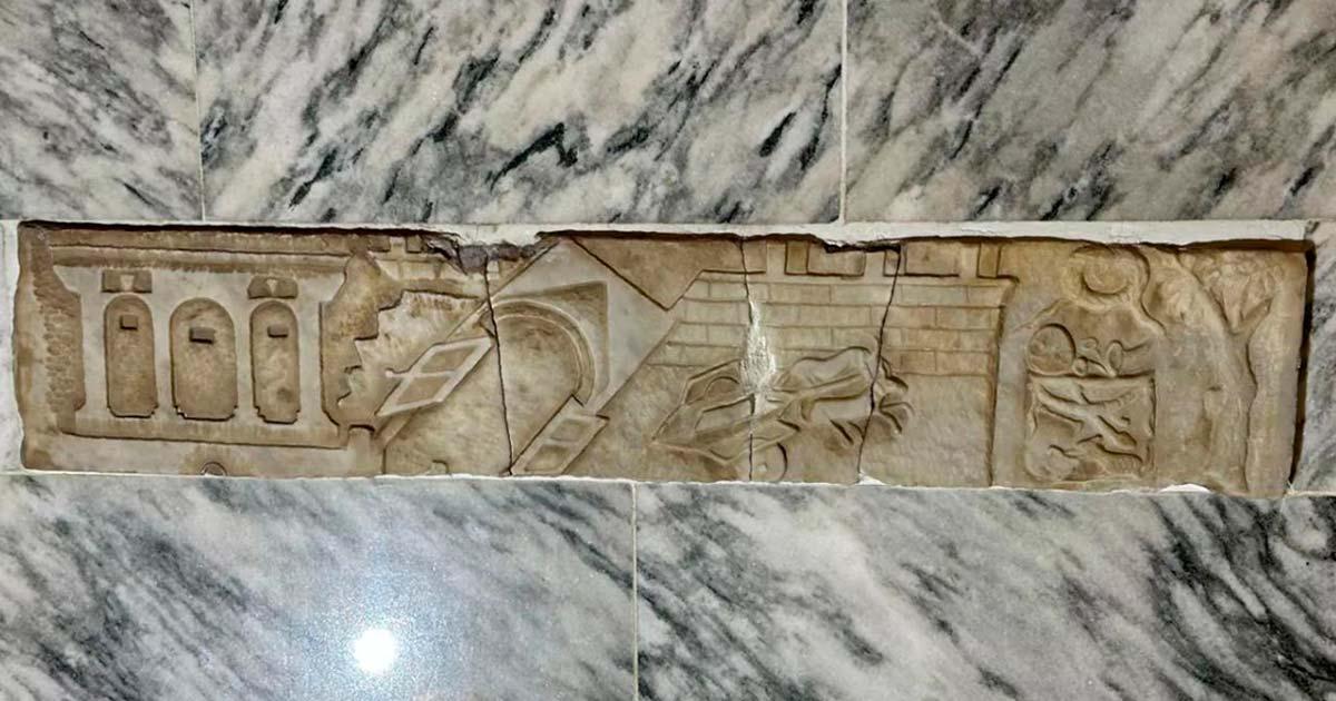 The marble relief originally from Pompeii, in situ in the house in Belgium. Source: De Temmermans/ArchaeologyMag