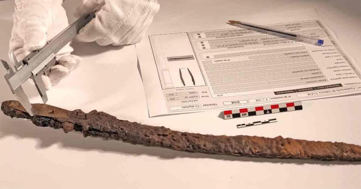 The unique sword found in Valencia in 1994 dates back 1,000 years.	Source: SERVICI D’ARQUEOLOGIA DE L’AJUNTAMENT DE VALÈNCIA SIAM