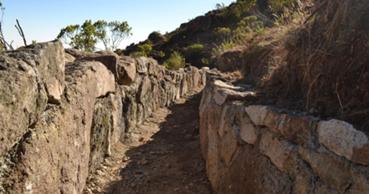 This diversion canal is part of the pre-Inca infiltration system during the dry season. Canals like this divert water during the wet season and could help stabilize the Peru water supply. Source: Musuq Briceño, CONDESAN, 2012. (Imperial College)