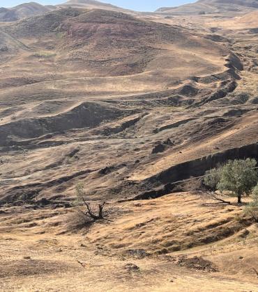 The boat-shaped Durupınar formation on a hillside in eastern Türkiye