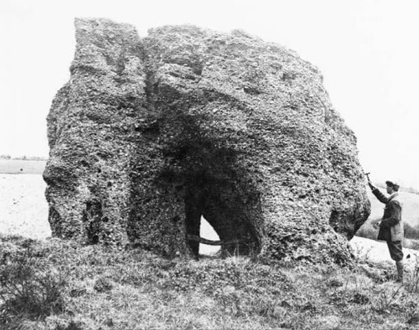 Una foto de 1911 de la piedra druida de Blidworth vista desde el oeste muestra que el monumento no ha cambiado en los últimos cien años. (Servicio Geológico Británico/material NERC)