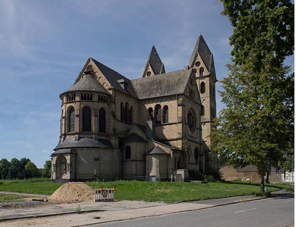 The beautiful 19th century church, that no longer exists.