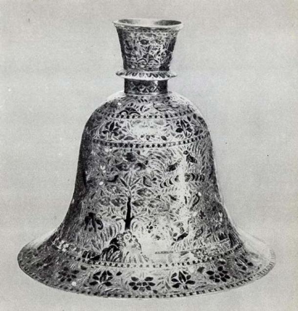 19th-century pipe holder from India, Shivaji Maharaj Vastu Sangrahalaya. (Public Domain)