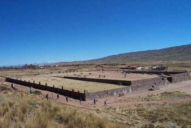 The archaeological site at Tiahuanaco, where the Tiahuanaco Sun Gate was discovered. (Public domain)