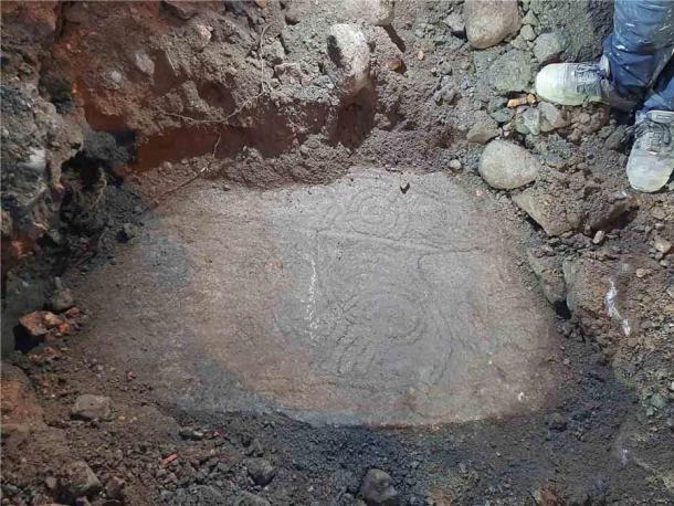 Piedra rúnica perdida hace mucho tiempo de un monumento vikingo recuperada en Suecia