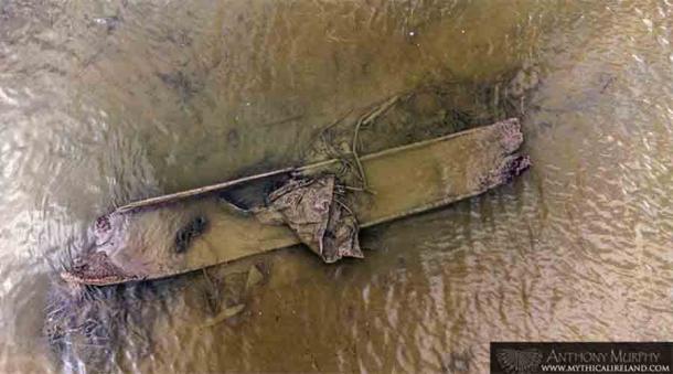 Drone Footage Reveals Sunken Ancient Logboat in Ireland’s River Boyne