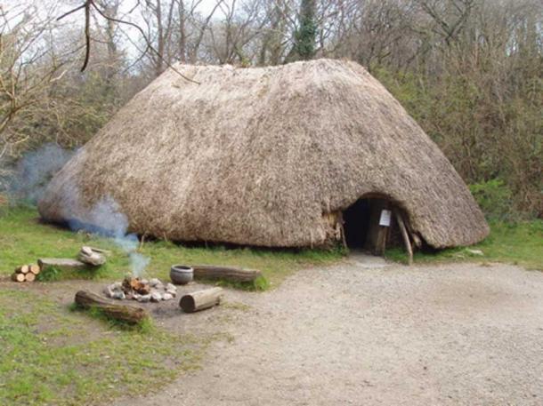 Reconstruction of a 4000 BC farmer’s hut. Irish National Heritage Park.