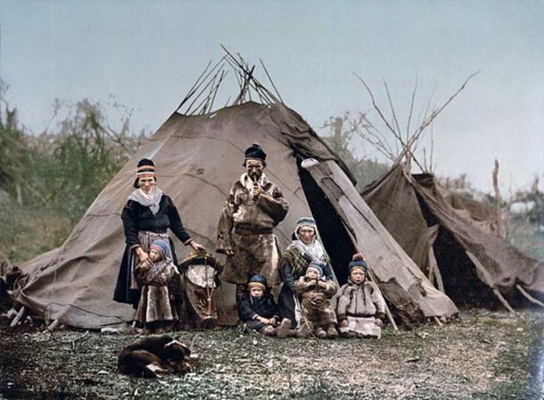 A Sami family in Norway around 1900. (Public Domain)