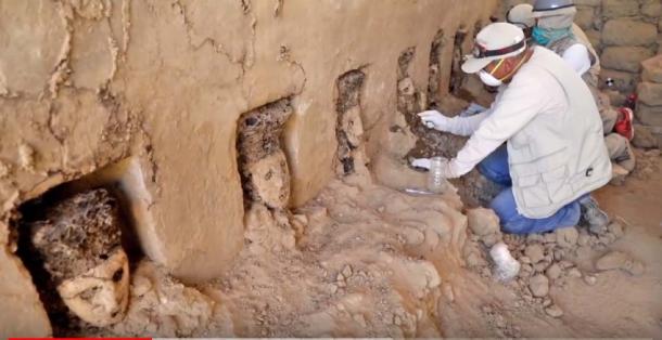 A corridor of statues have been found at Chan Chan ancient city site in Peru. (Image:Youtube Screenshot)