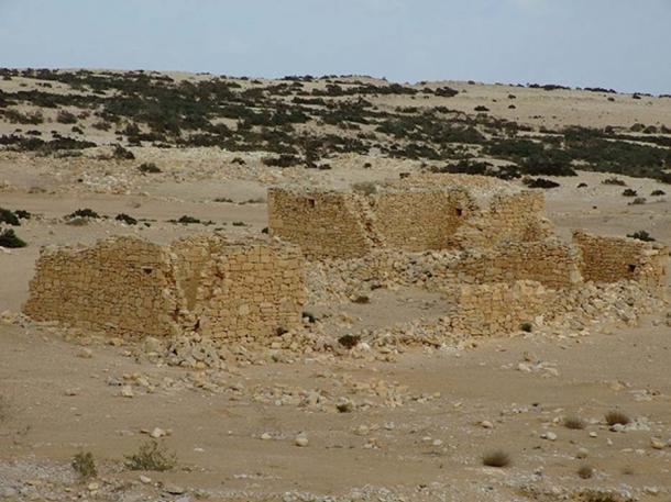 A large ruin in Haluza. (CC BY-SA 3.0)