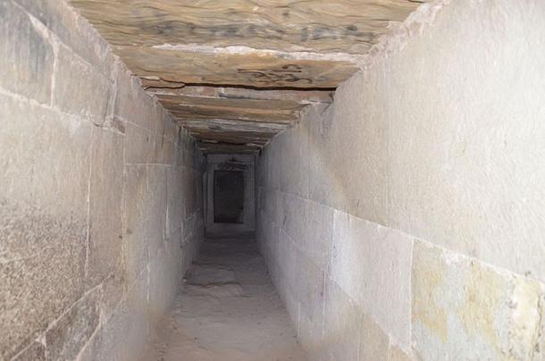 A passage with a jedar (CC BY-SA 4.0)