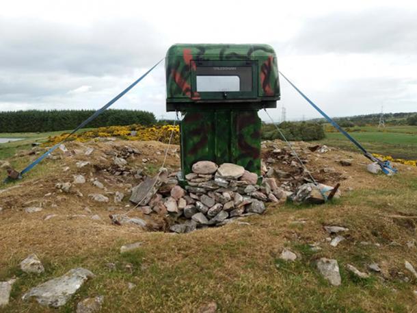 A photo of the hide structure erected at Carn Glas cairn. (Image: NOSAS)